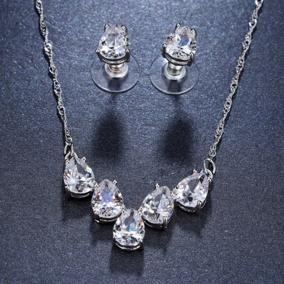 Brilliant CZ Water Drop Pear shaped Silver Plated Necklace Set sparkle - Picture 3 of 4